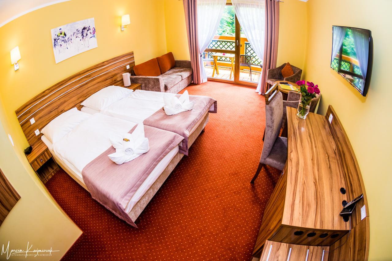 Hotel Na Skarpie シクラルスカ・ポレンバ エクステリア 写真