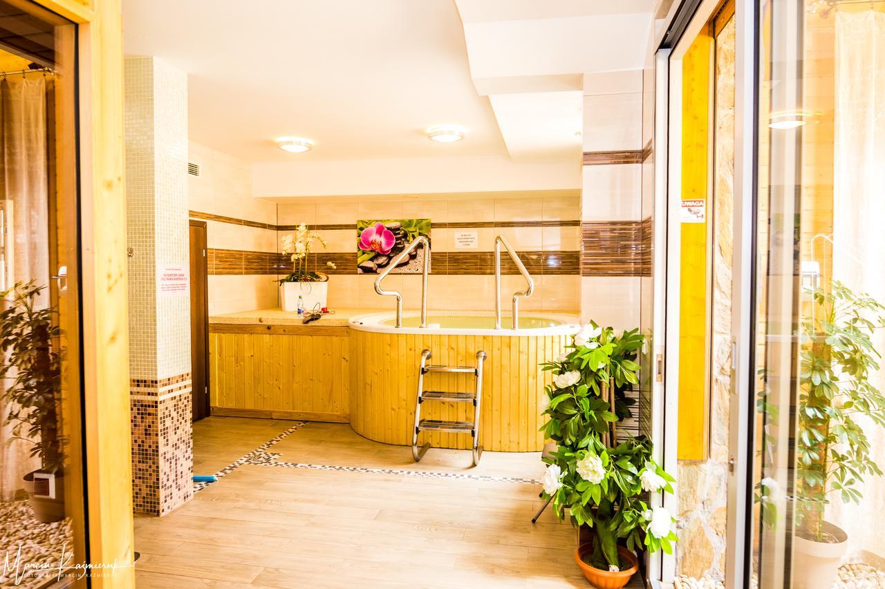 Hotel Na Skarpie シクラルスカ・ポレンバ エクステリア 写真